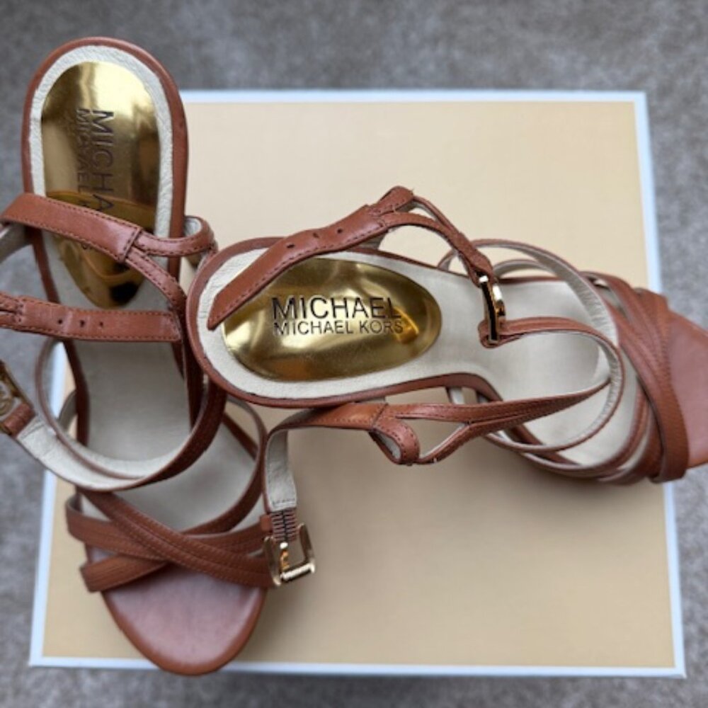 Like New Michael Kors Cicely Platform Shoe Size 6.5 Color Luggage - Picture 3 of 9